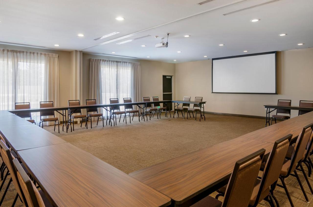 Mainstay Suites Great Falls Airport エクステリア 写真