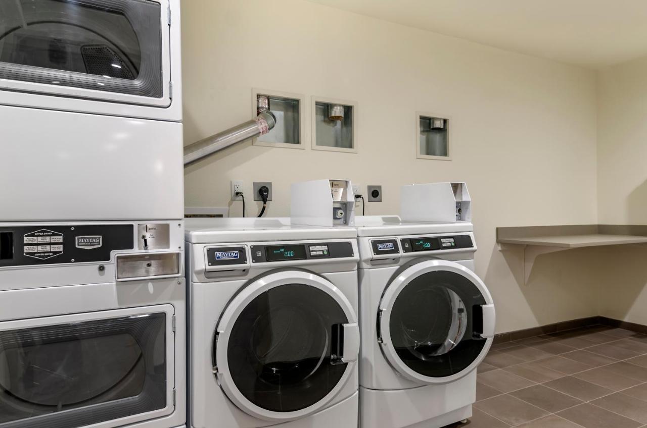Mainstay Suites Great Falls Airport エクステリア 写真